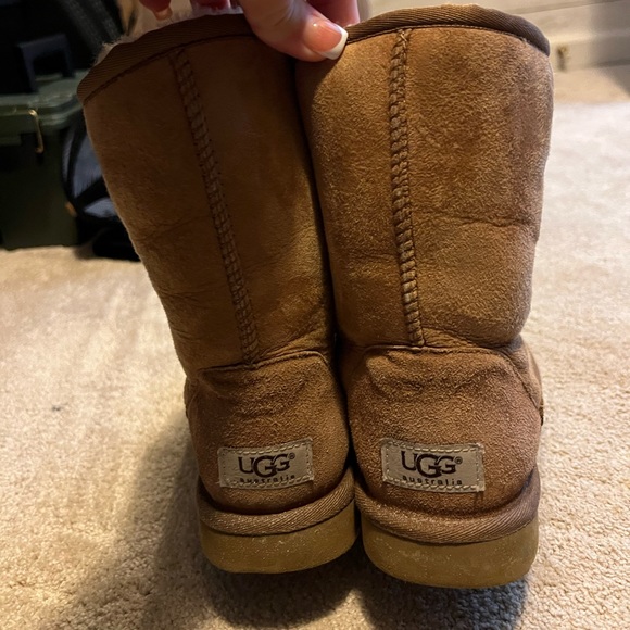 uggs - Picture 2 of 6